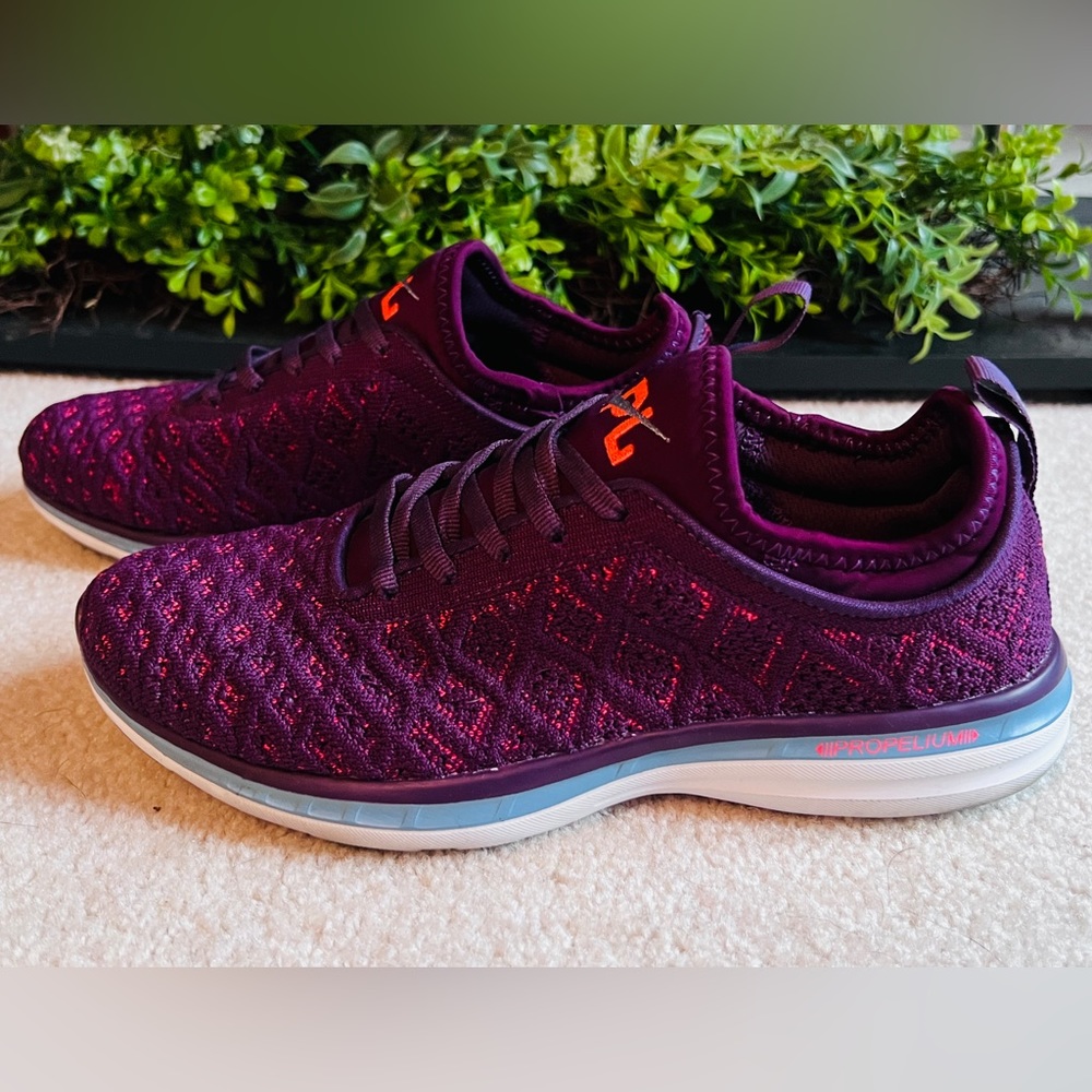 APL Techloom Phantom Running shoe
